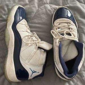 Air jordan 11 blue and white size 7
